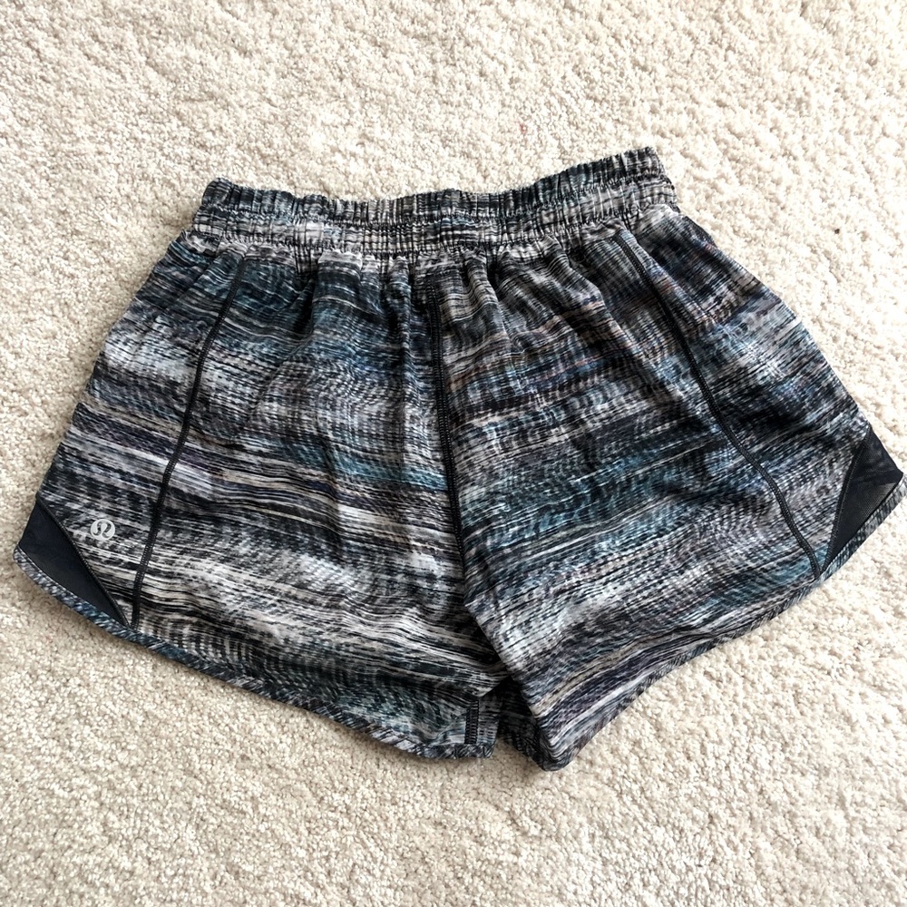 Lululemon Hotty Hot Shorts - Picture 1 of 3